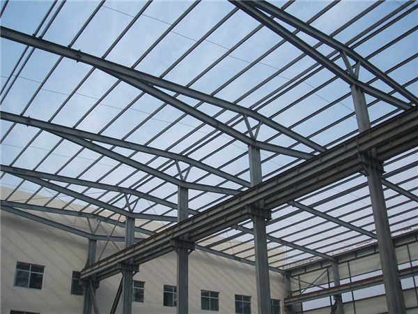 冬季鋼結(jié)構(gòu)制作的注意事項(xiàng)